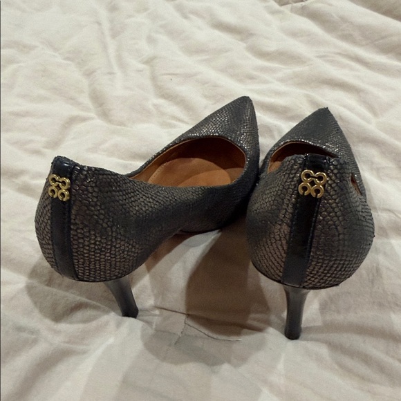 Coach Elegant Black Textured Women's Pumps - Picture 5 of 5